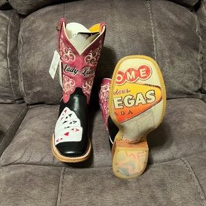 Tin haul Vegas boots.